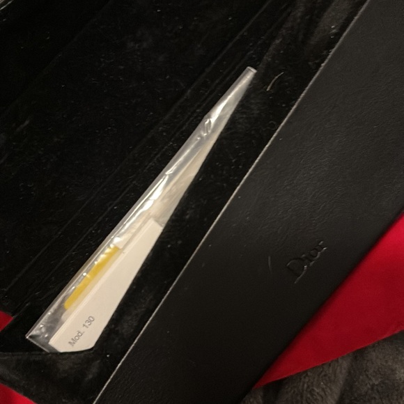 Dior Sunglasses 🕶️ with case - Picture 7 of 11